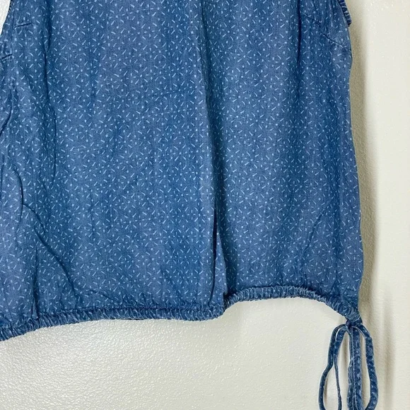 Universal Thread Blue Chambray Print Tank Top - Picture 4 of 10